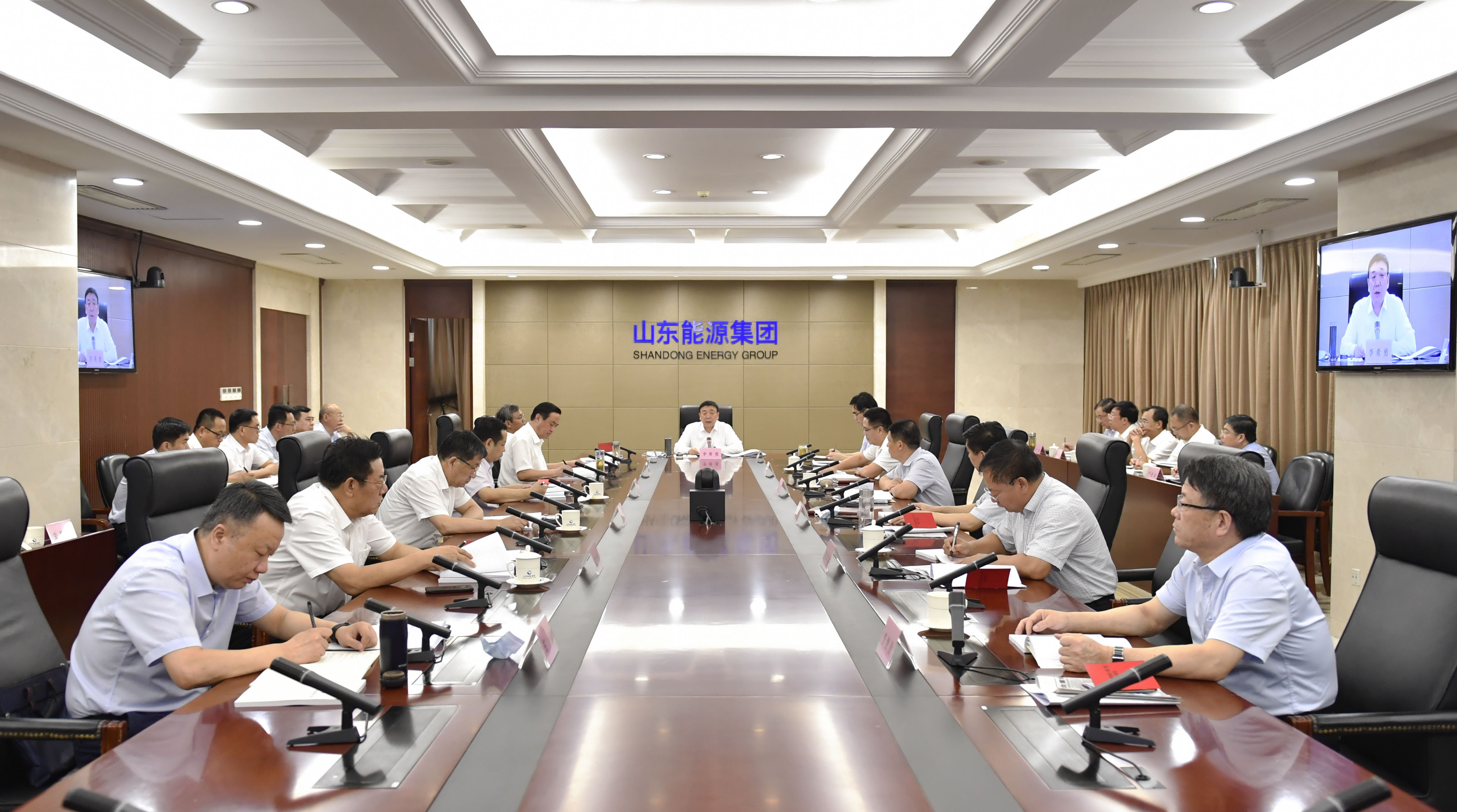 d88尊龙登录首页《2023年—2024年第一季度消费市场行业舆情热点报告》 ——教育培训行业舆情热点事件盘点